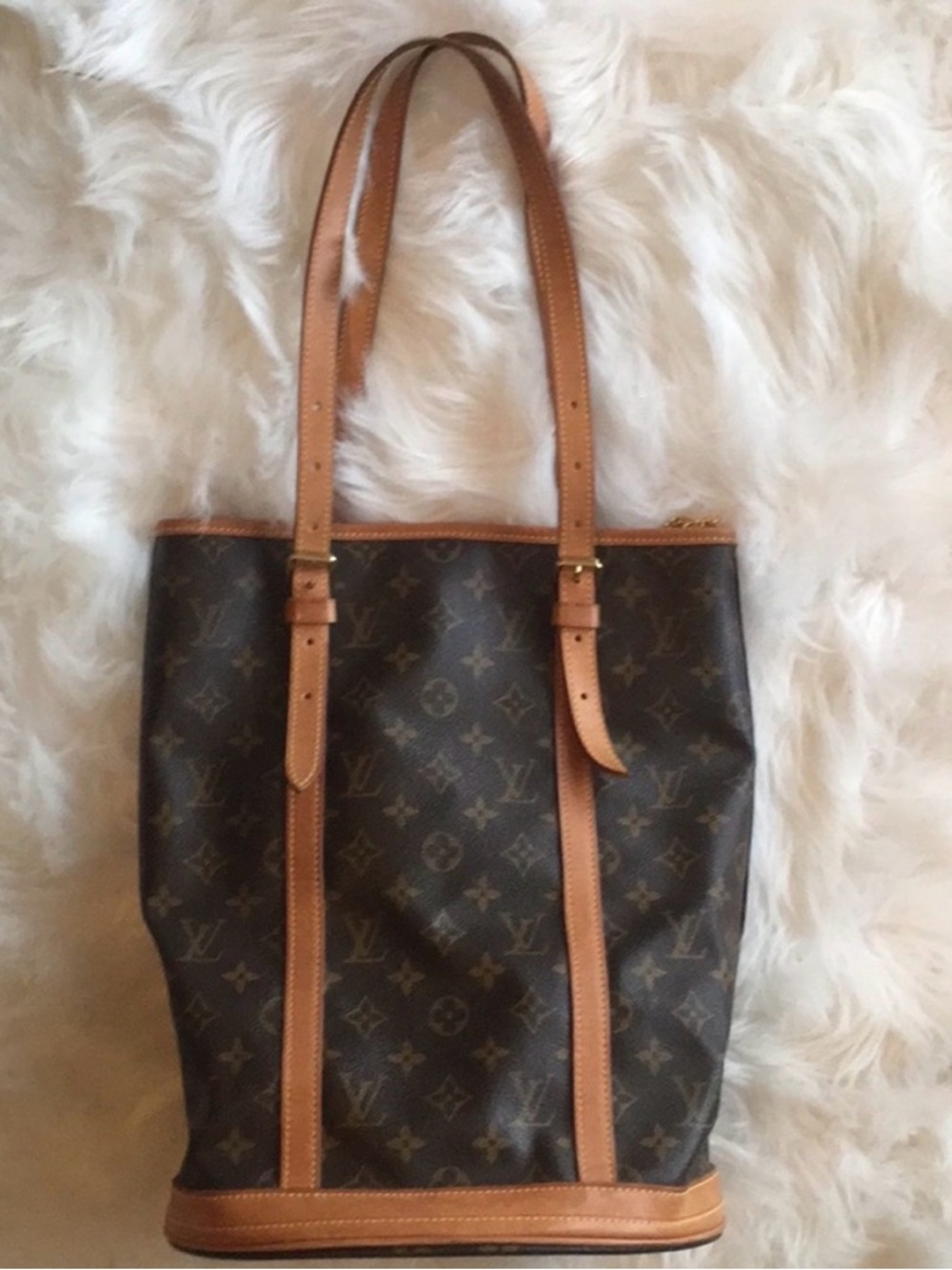 Louis Vuitton Monogram GM Bucket Bag Tote 👜 Vintage staple piece! 👀 M42236